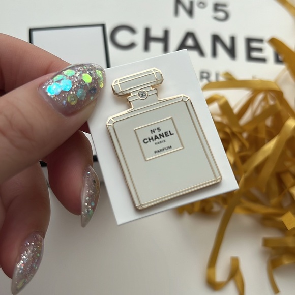 CHANEL Advent Calender Box 29 - Picture 2 of 6